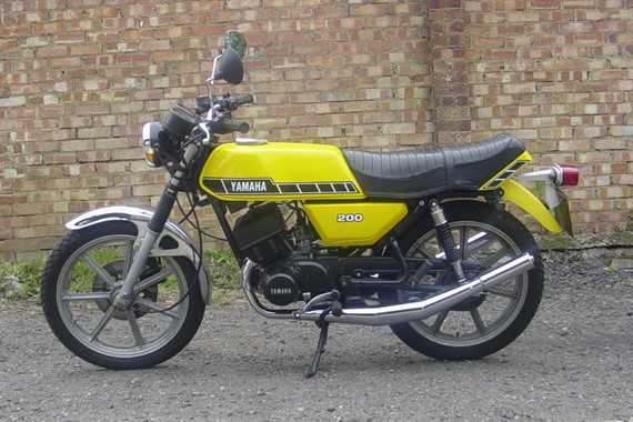 RD200DX Twin – Small Can – Chrome